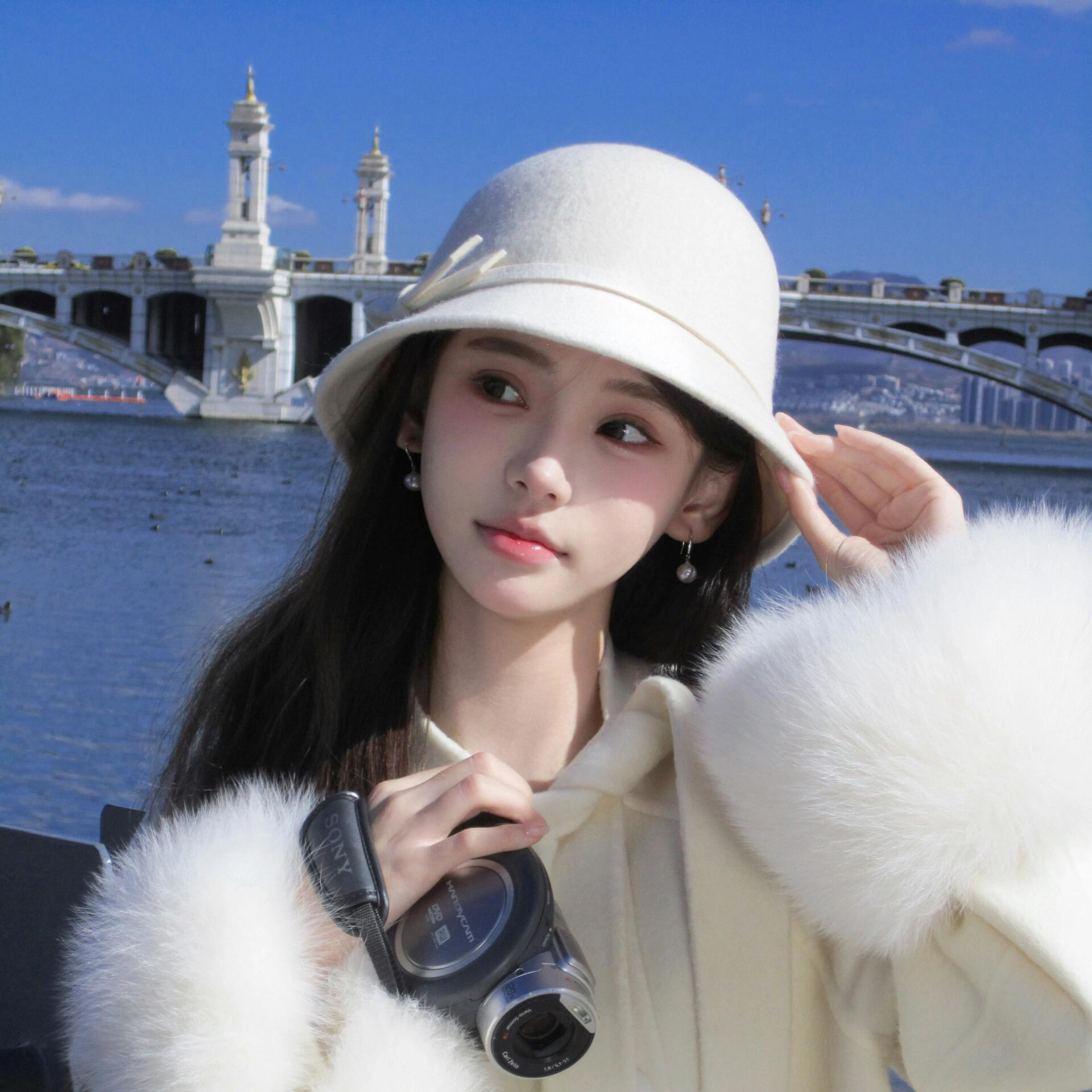 赫本风千金帽子女秋冬季毛呢渔夫帽法式优雅小香风礼帽气质盆帽