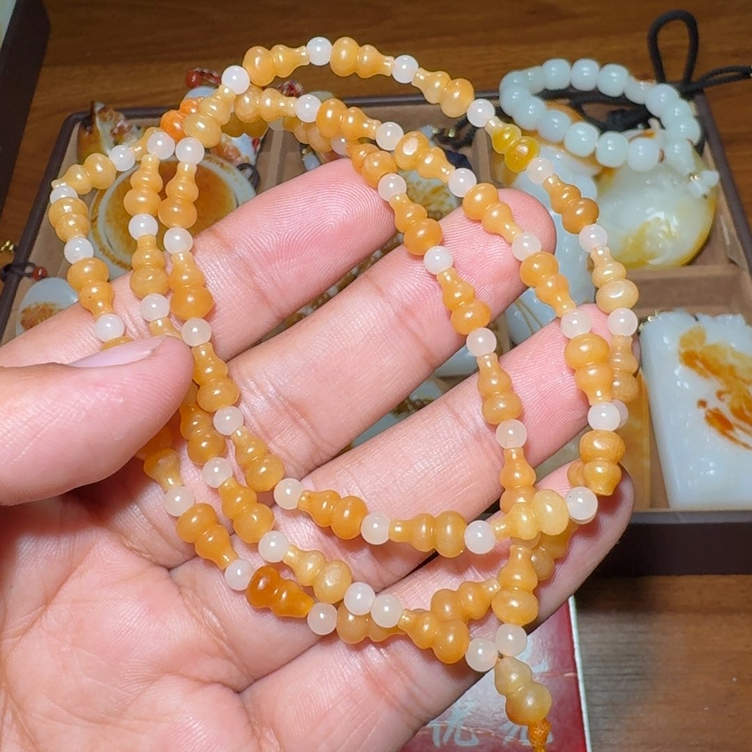 和田玉颈饰未镶嵌