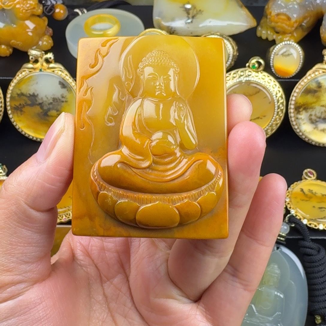 石英质玉（黄龙玉）未镶嵌颈饰