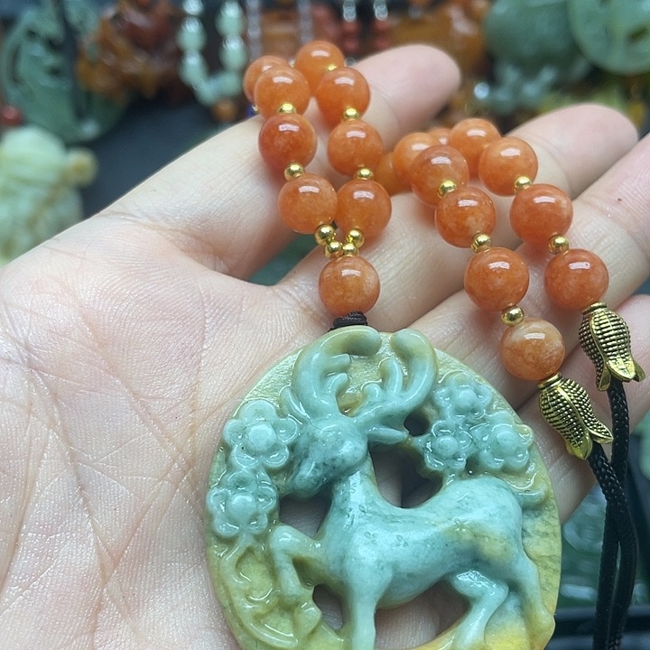 未镶嵌蛇纹石玉颈饰