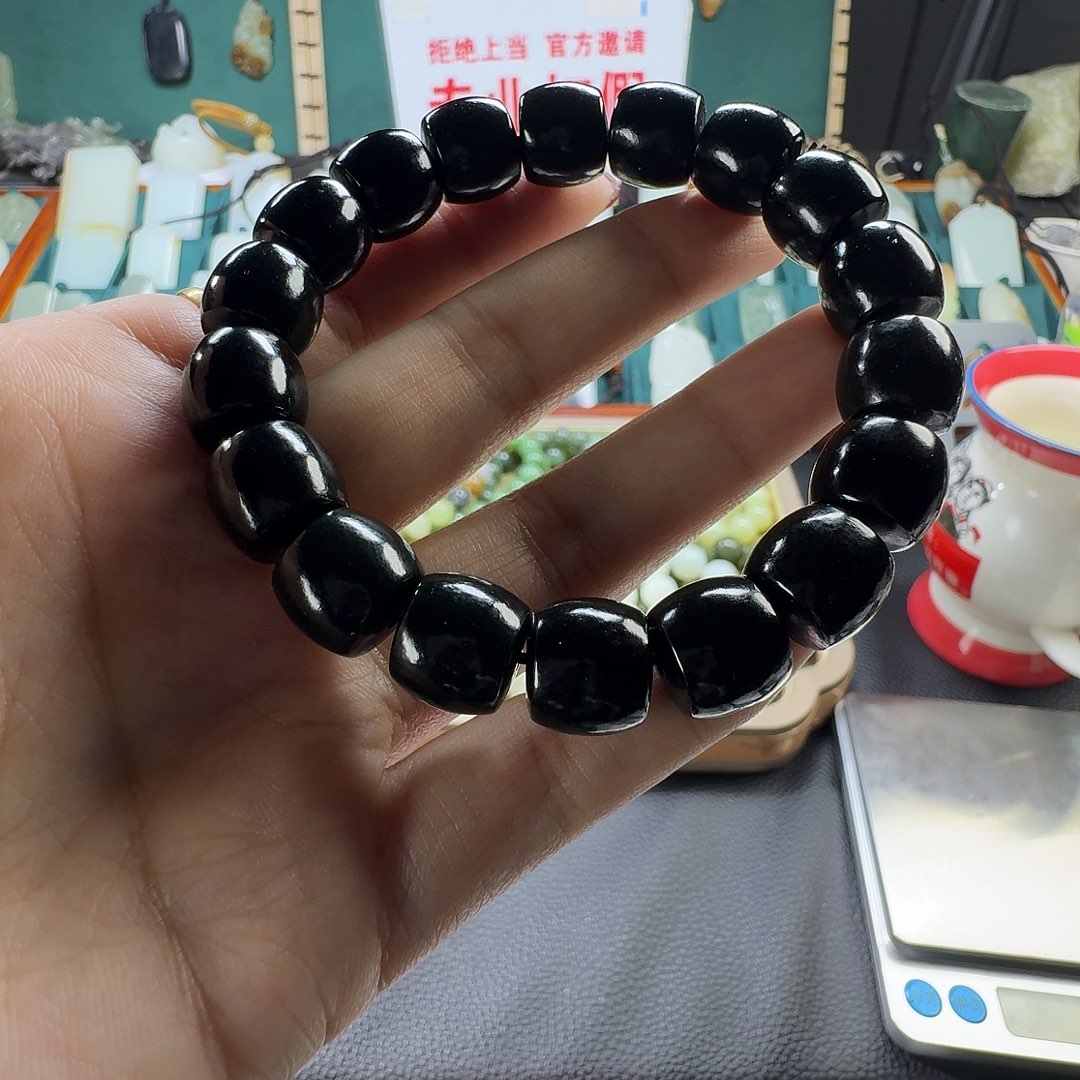 和田玉（糖玉）颈饰未镶嵌