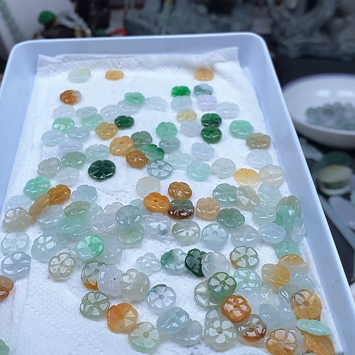 吊坠(不含链)未镶嵌翡翠一个18
