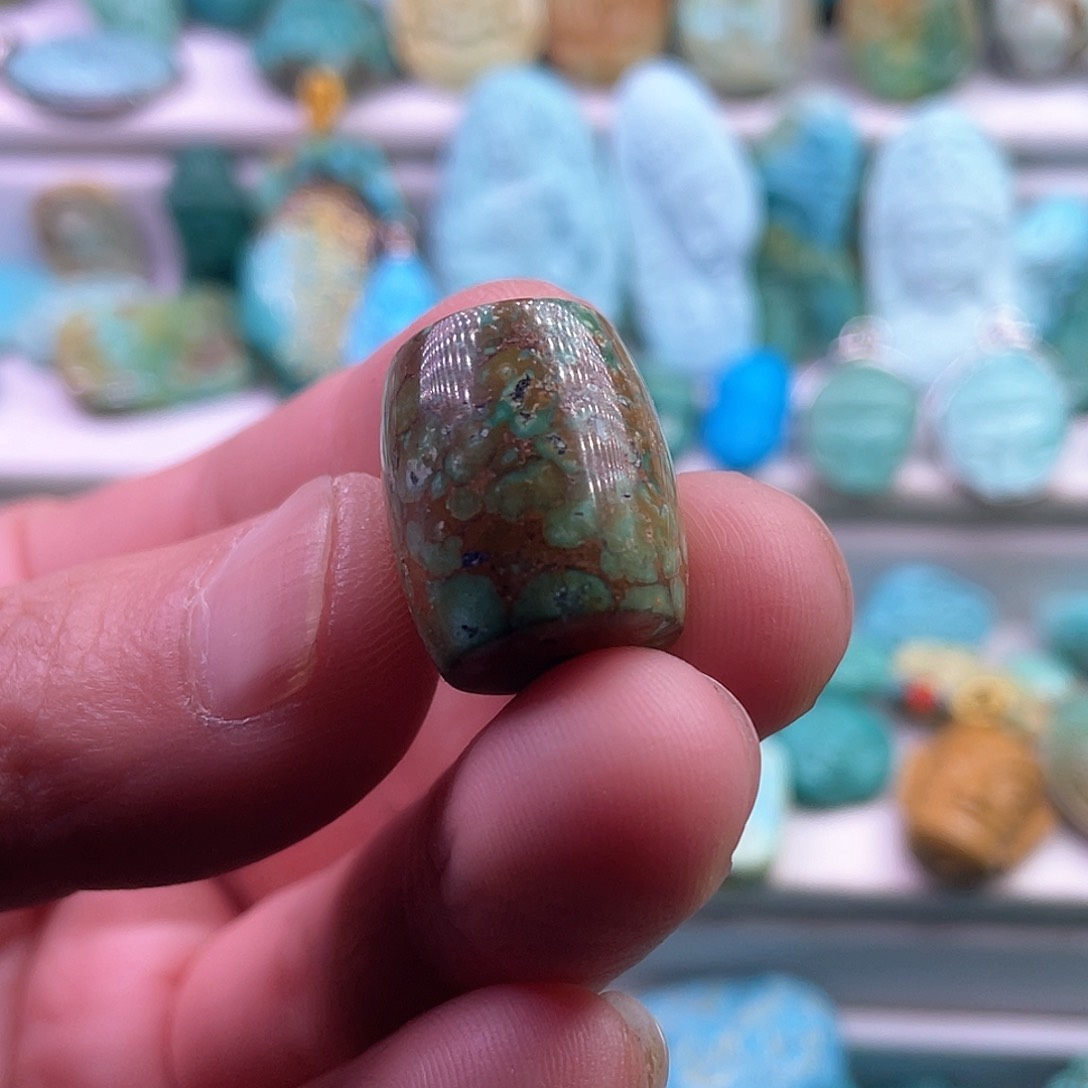 绿松石颈饰未镶嵌