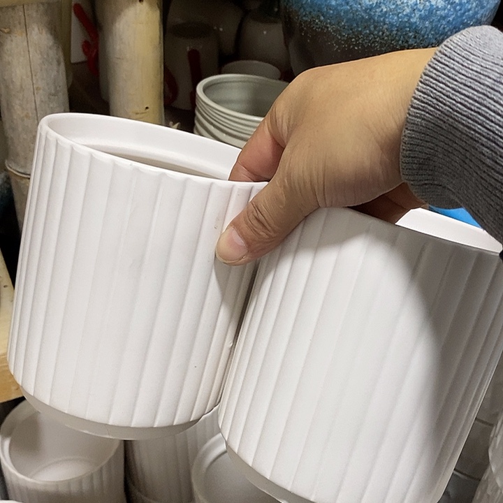 陶盆有孔 瑕疵针孔漏釉介意勿拍外口 13外高15