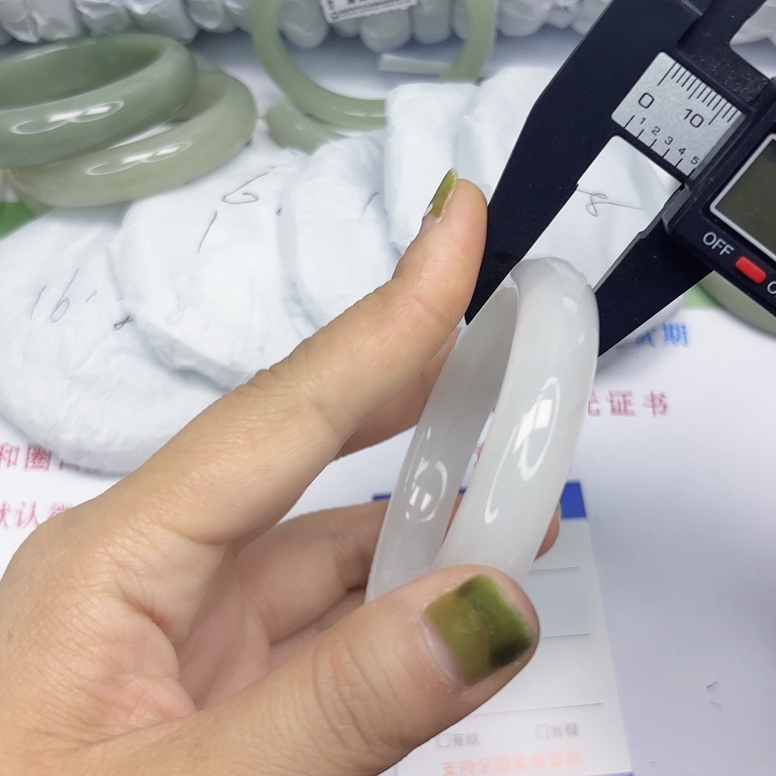 石英质玉未镶嵌手镯114/60