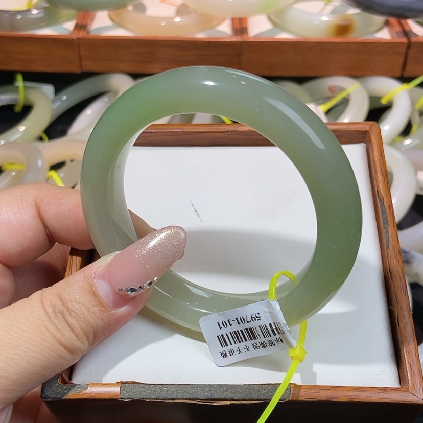 【闪购商品】和田玉未镶嵌手镯56