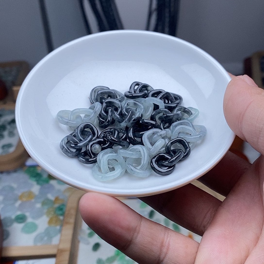 翡翠颈饰未镶嵌三环118一个