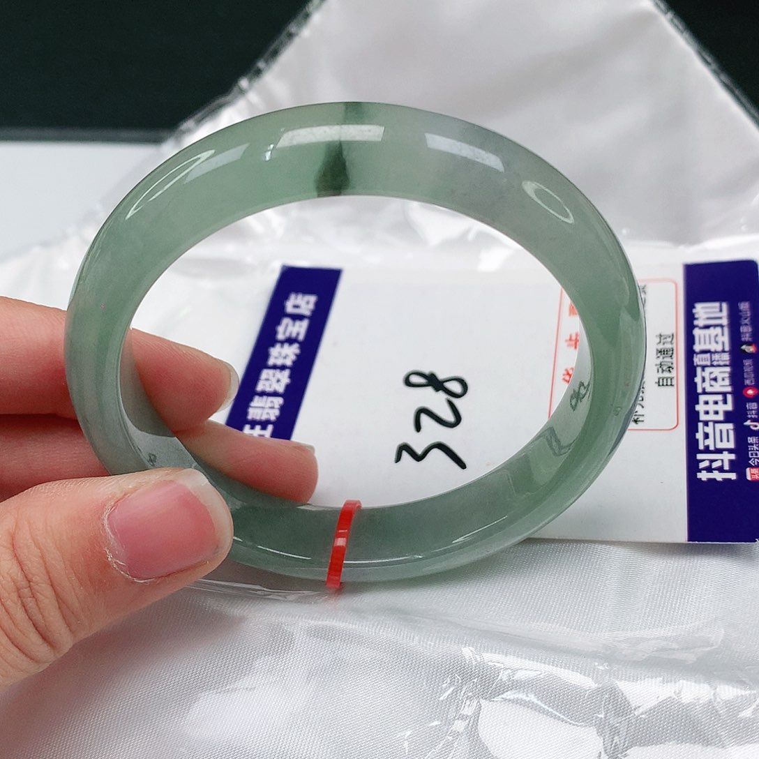 翡翠手镯未镶嵌翡翠