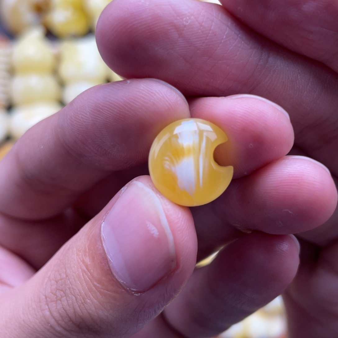 琥珀未镶嵌裸石蜜蜡