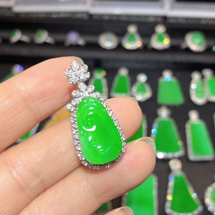 翡翠18K金镶嵌吊坠(不含链)翡翠