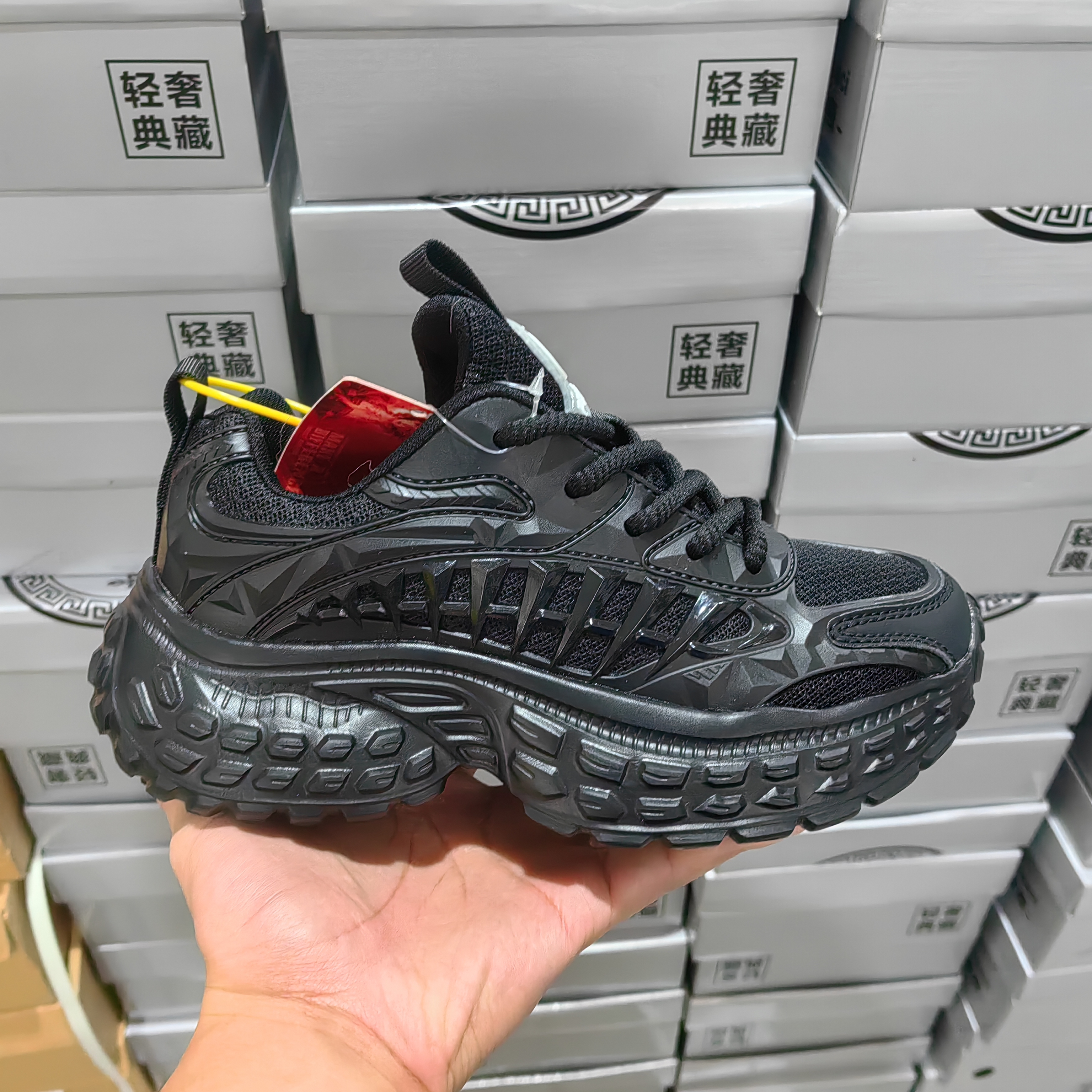 130男中性系带女跑道透气耐磨跑步鞋户外运动鞋欧美风