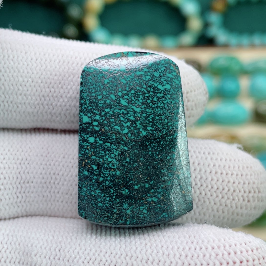 绿松石未镶嵌颈饰