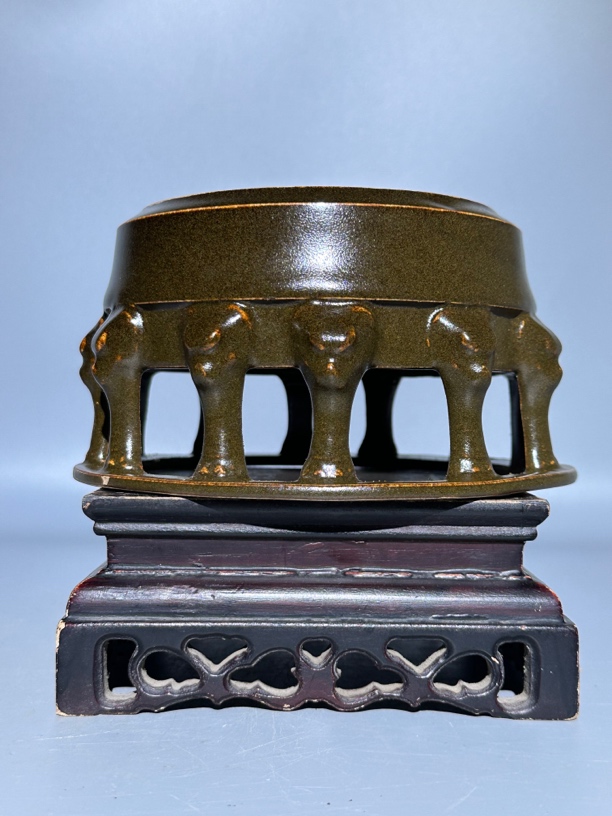 邢窑，黑釉多足砚！