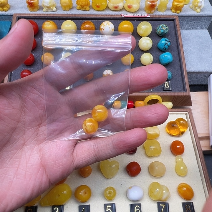 琥珀未镶嵌裸石金绞蜜