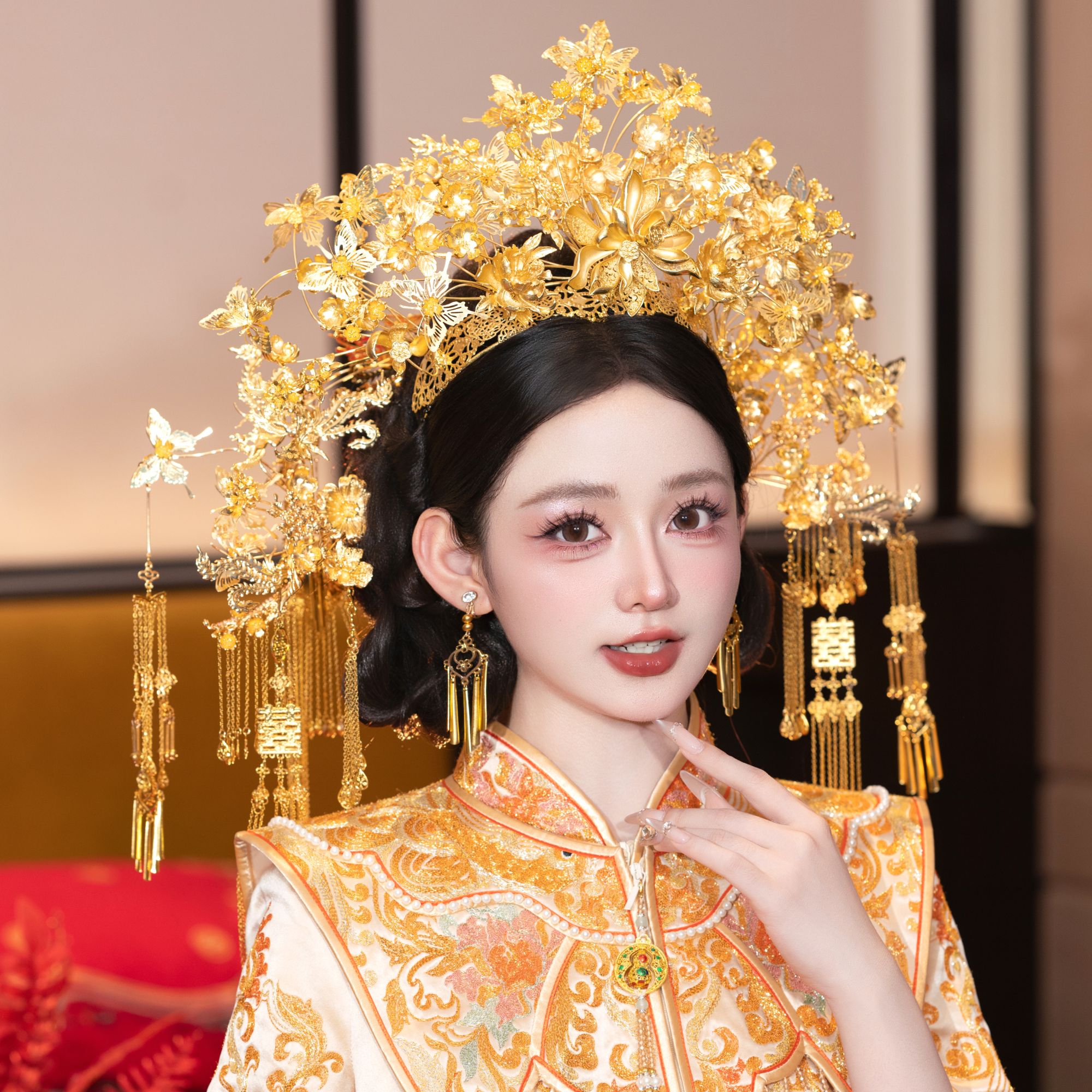 15400喜看优选新娘大气饰中式黄色古风汉服秀禾服龙凤褂流苏发饰 