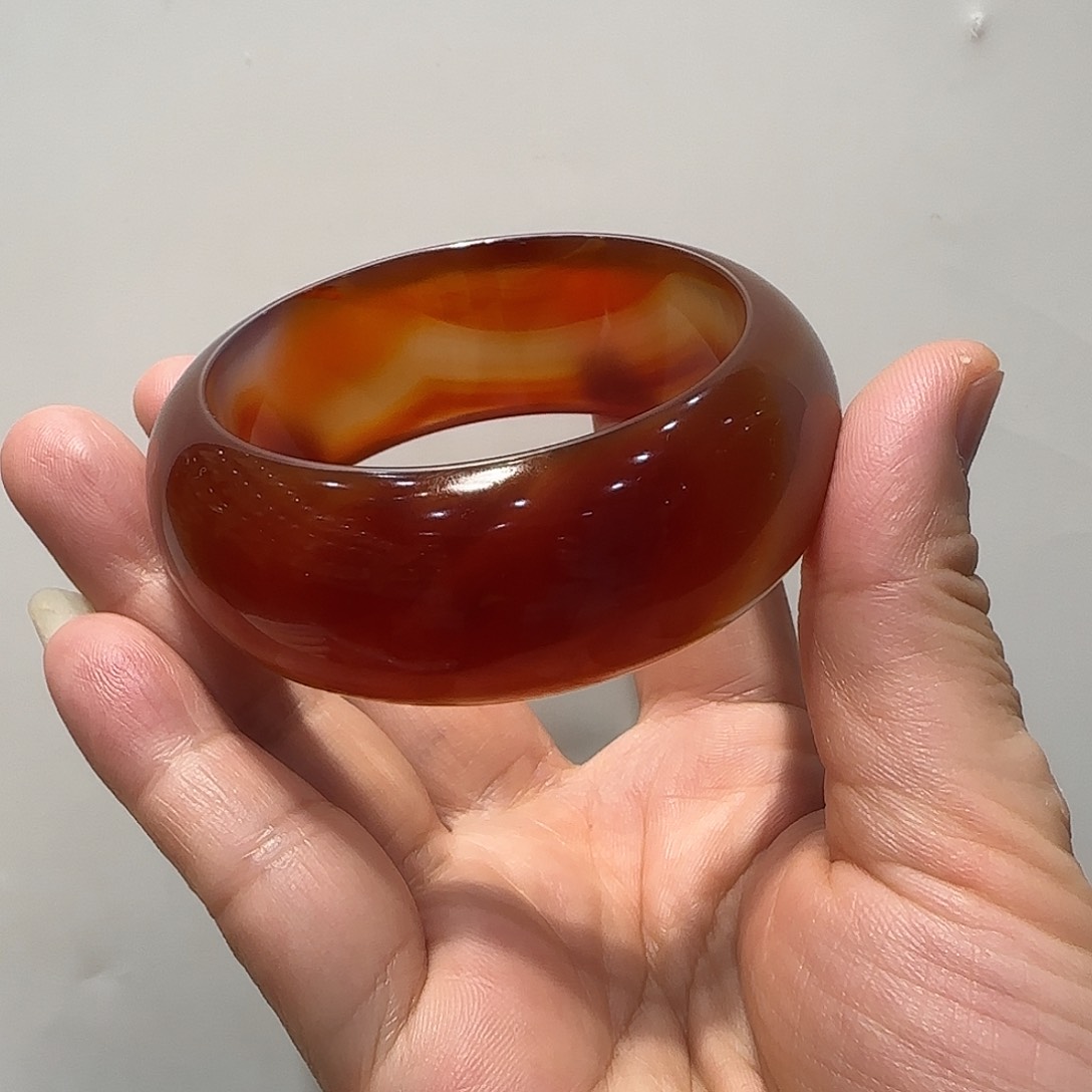 玛瑙/玉髓手镯未镶嵌大****秦