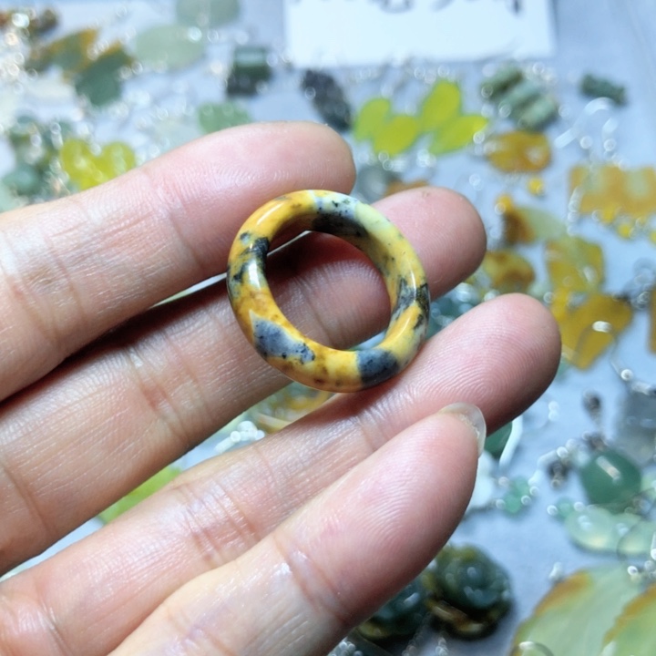 【闪购商品】蛇纹石玉挂件未镶嵌