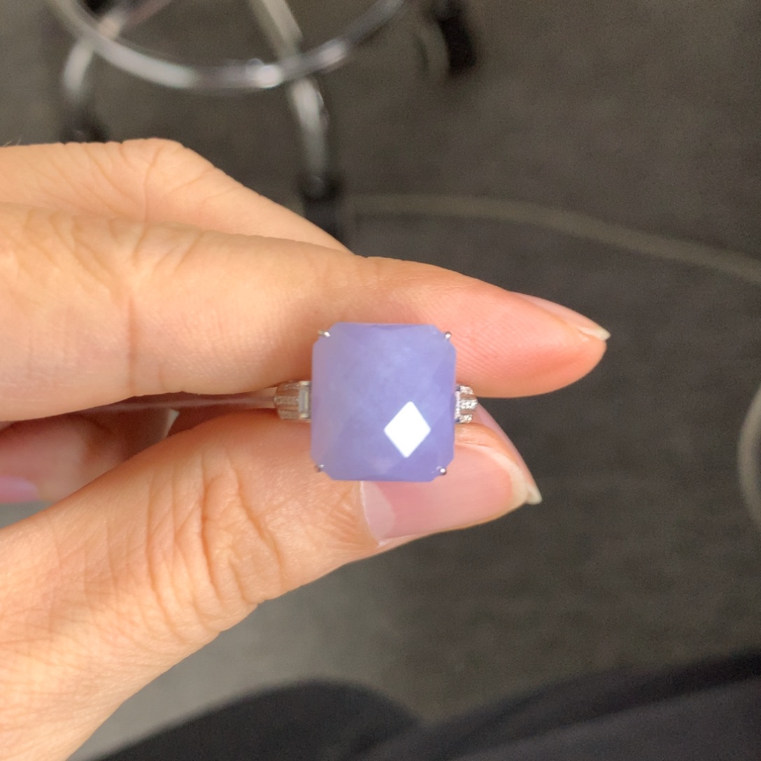 翡翠戒指18K金镶嵌翡翠