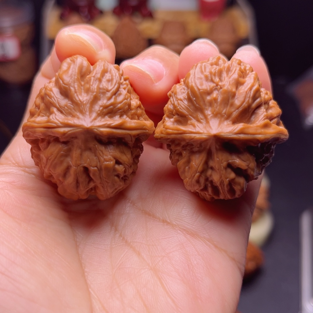 文玩核桃吊坠门头沟元宝