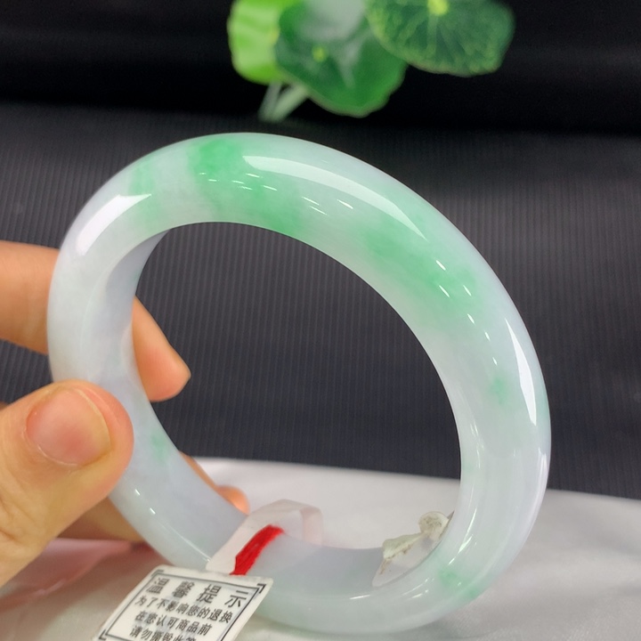 翡翠手镯未镶嵌正圈56