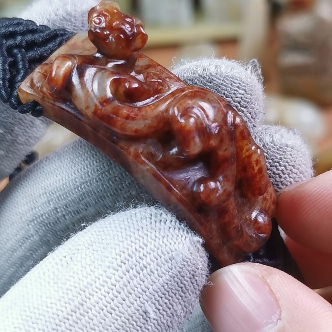 和田玉（糖玉）车挂未镶嵌泥*山