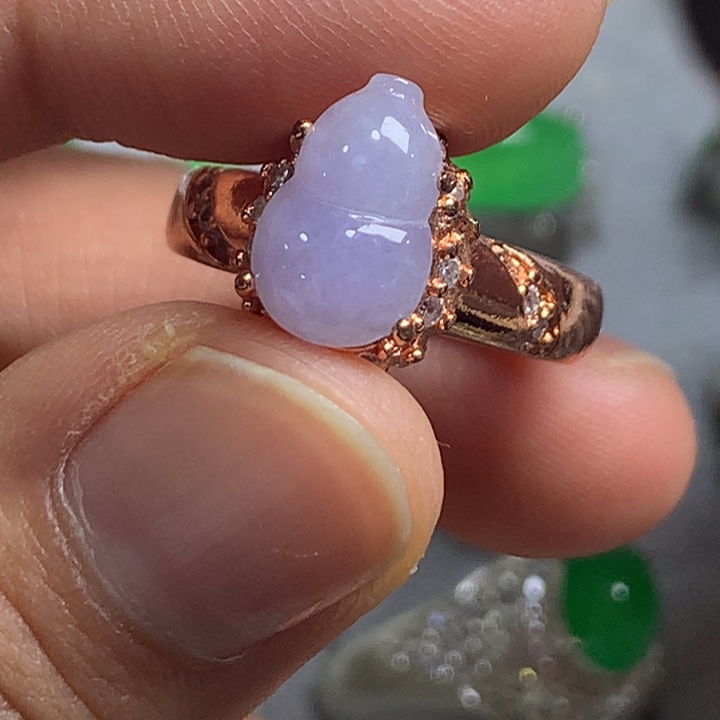 翡翠未镶嵌戒指铜托，卖裸石，需要二次镶嵌