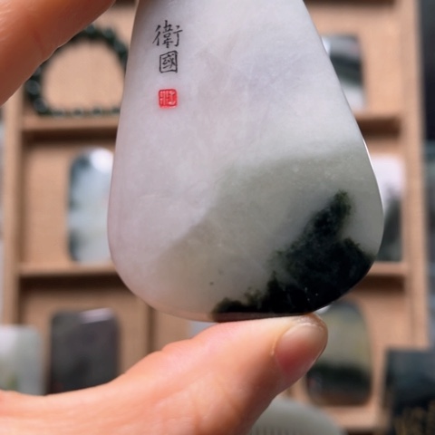 独山玉颈饰未镶嵌