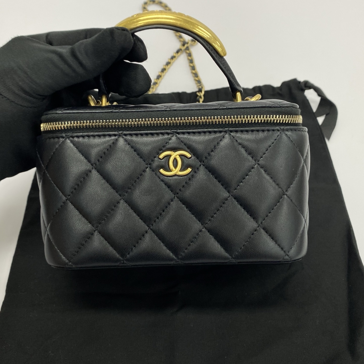 99新 Chanel/香奈儿 黑金菱格纹羊皮金属手柄化妆包 32947