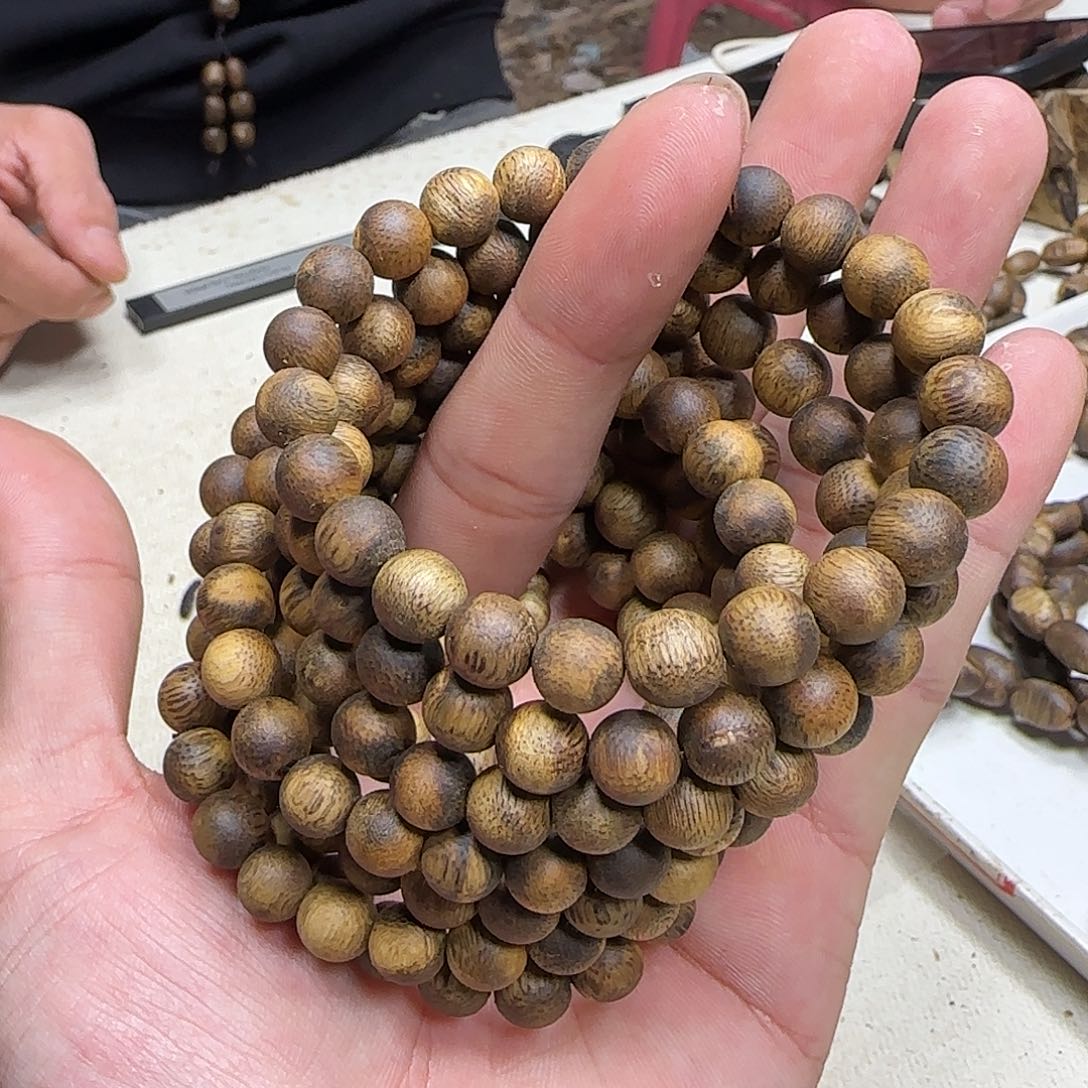 沉香沉香碎屑奇楠沉香圆珠单圈0.8-4g多样性发一条