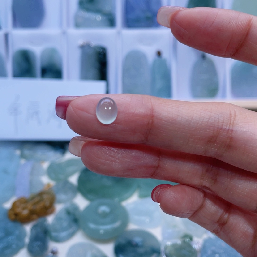 翡翠颈饰未镶嵌公*