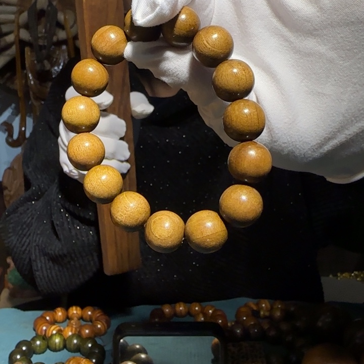 金丝楠奋****官小叶桢楠手串