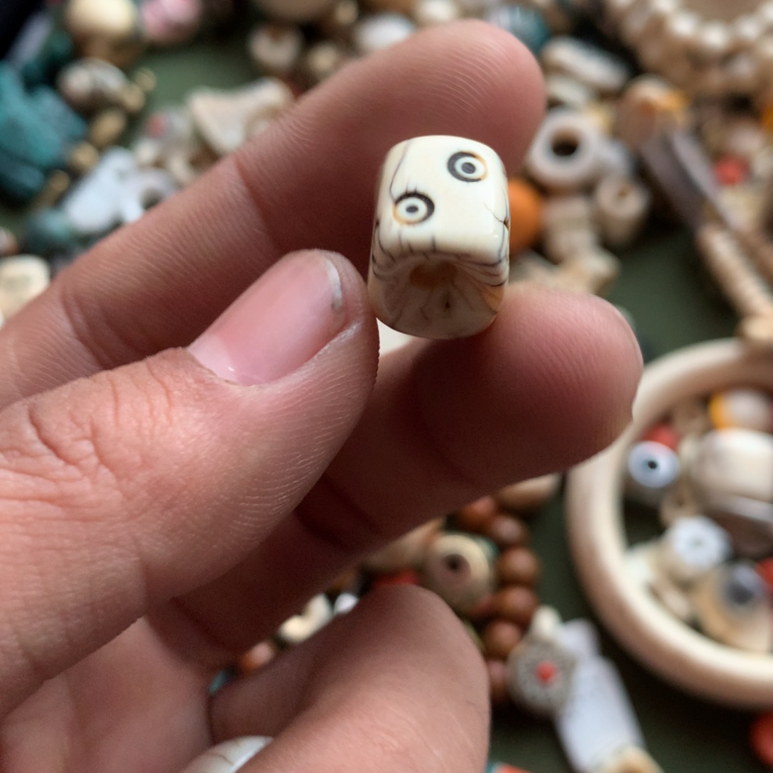 琉璃颈饰藏传小元素