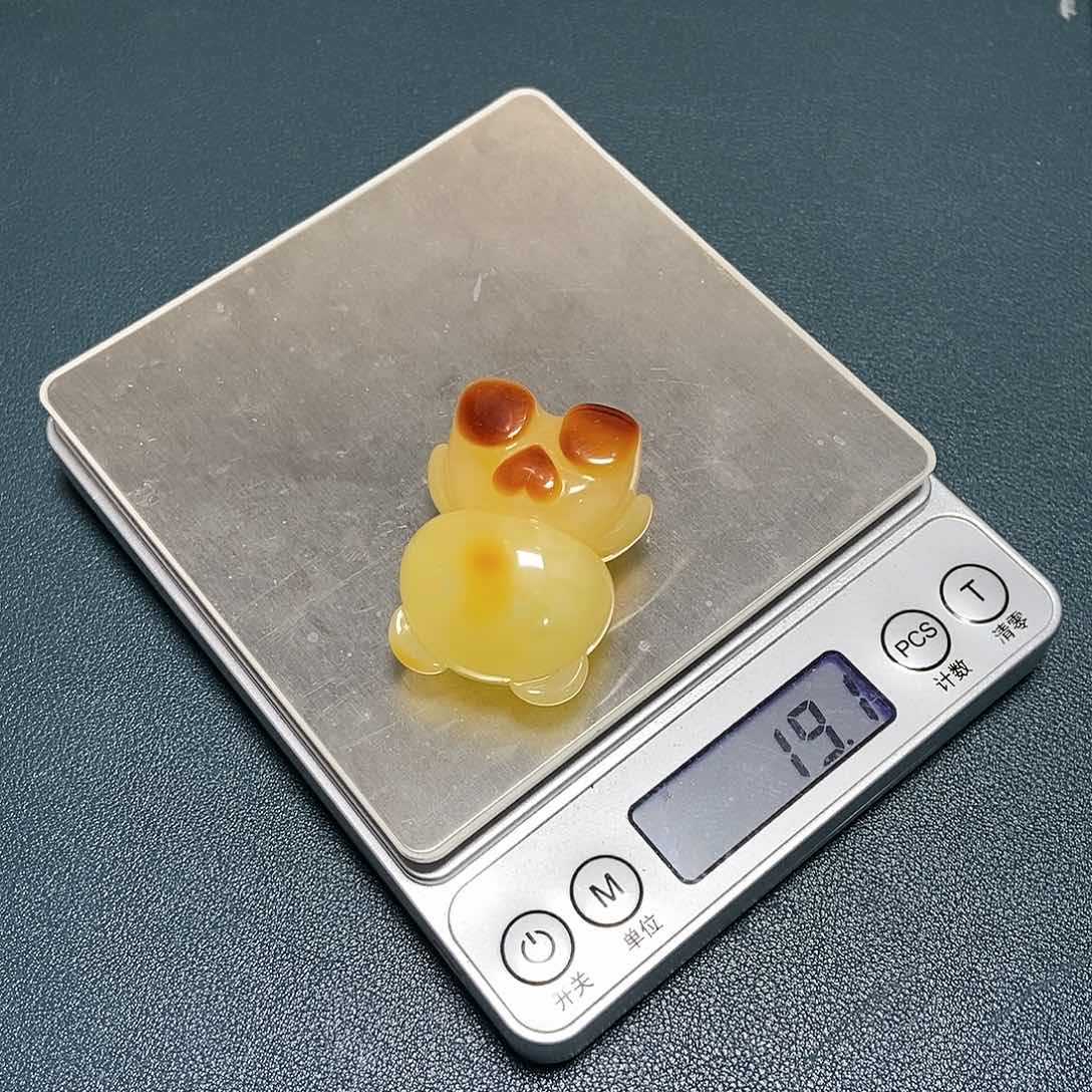 琥珀裸石未镶嵌，