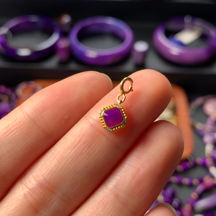 苏纪石（舒俱来）吊坠18K金镶嵌