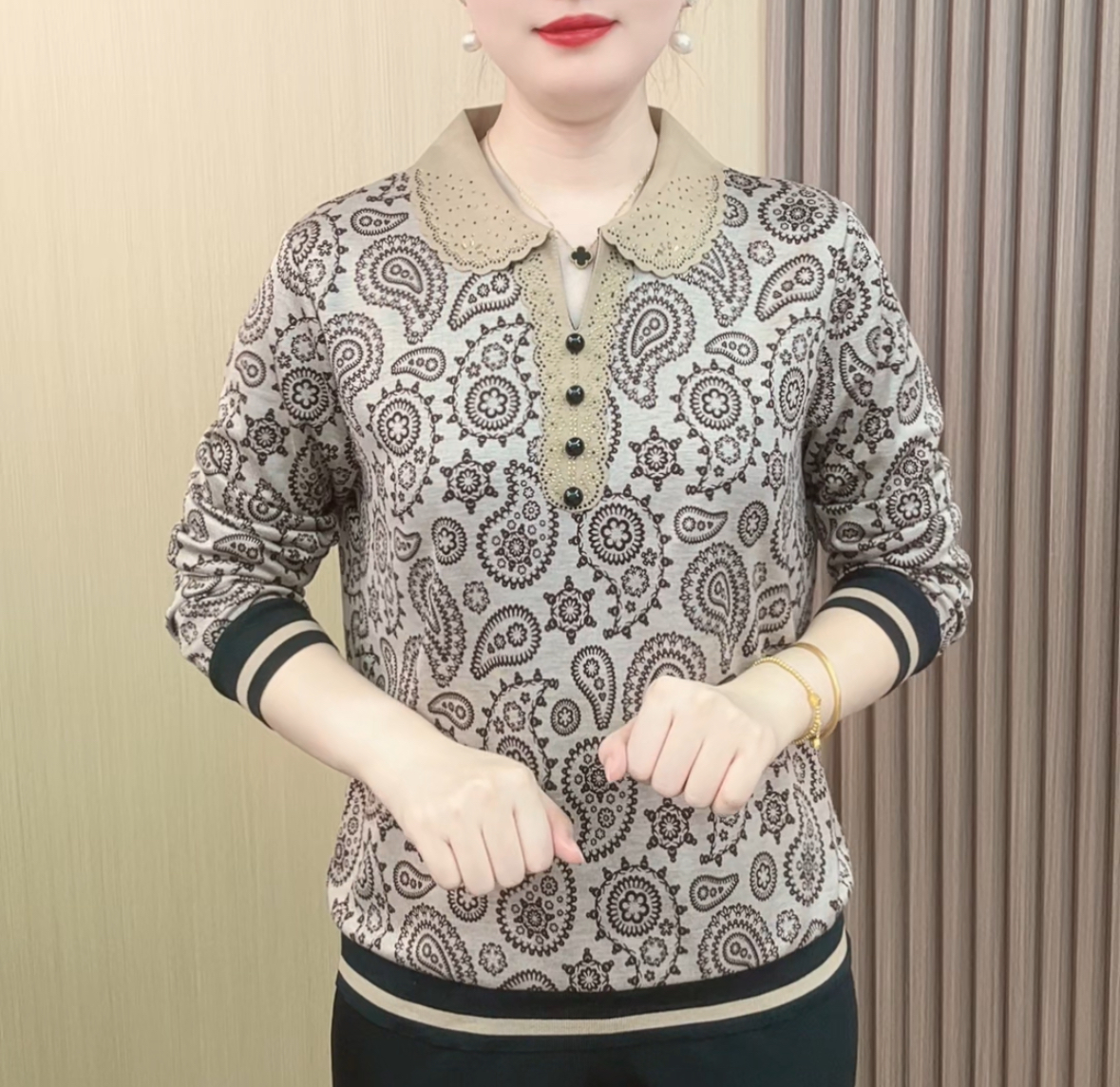 新款秋季洋气打底妈妈时尚上衣2025长袖减龄宽松翻领印花小衫