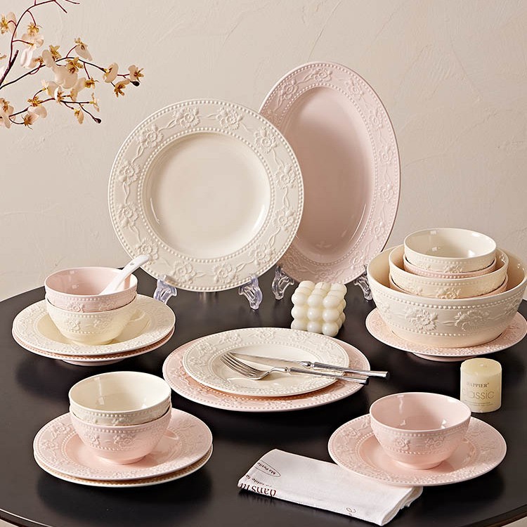 高颜值碗盘餐具全套2025新款家用浮雕法式乔迁送礼碗盘餐具套装