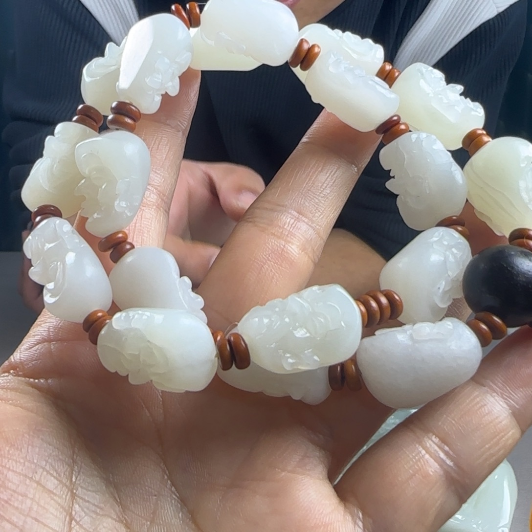 和田玉未镶嵌手串