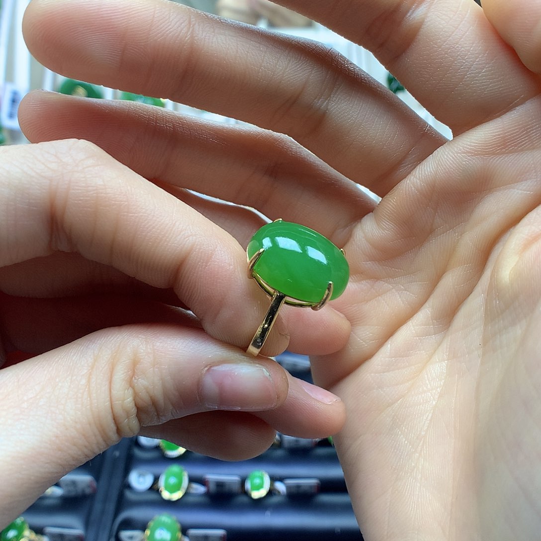 和田玉戒指18K金镶嵌12×16