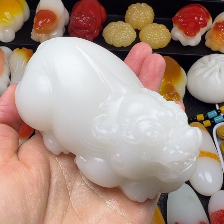 新疆戈壁五彩石金丝