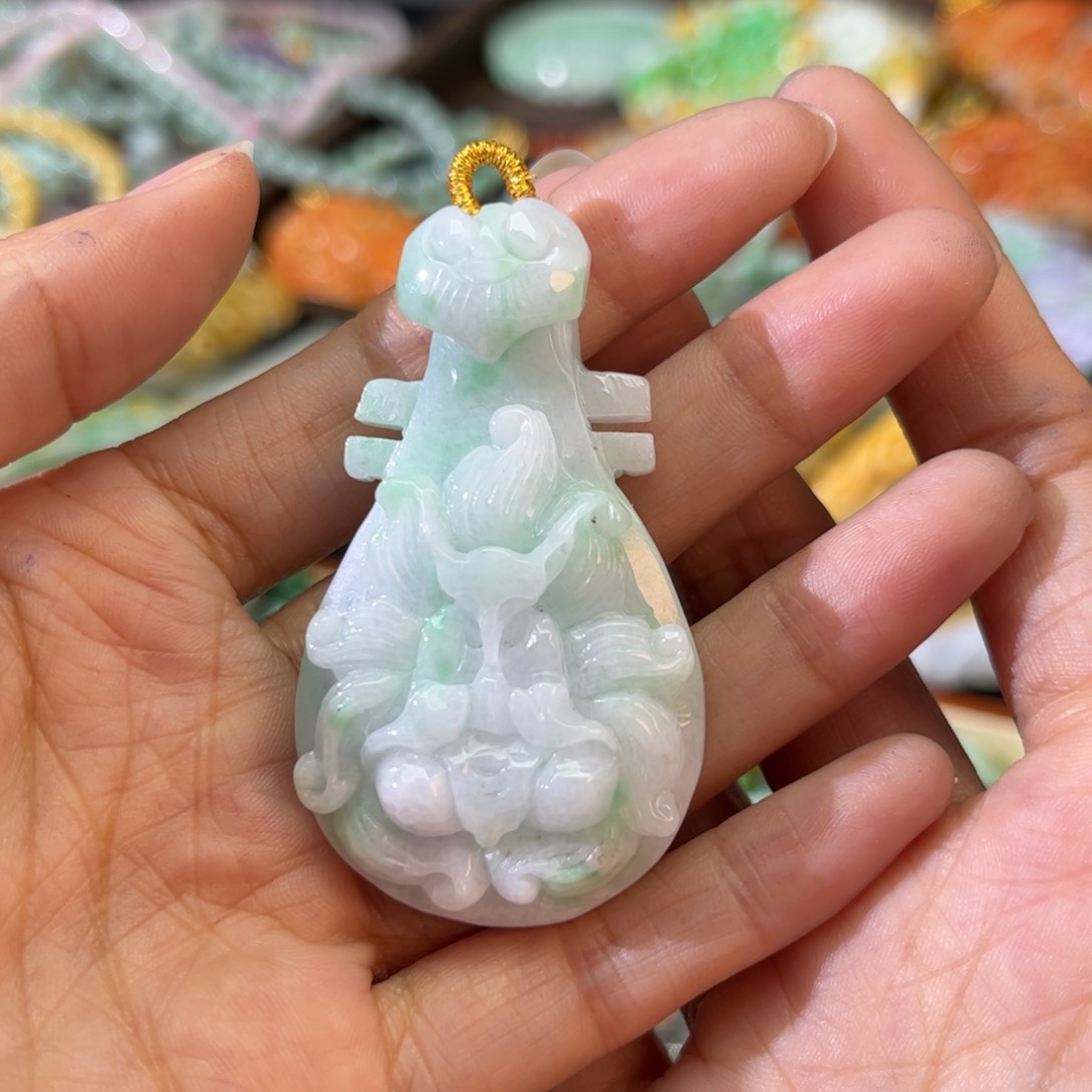 翡翠颈饰未镶嵌待编款