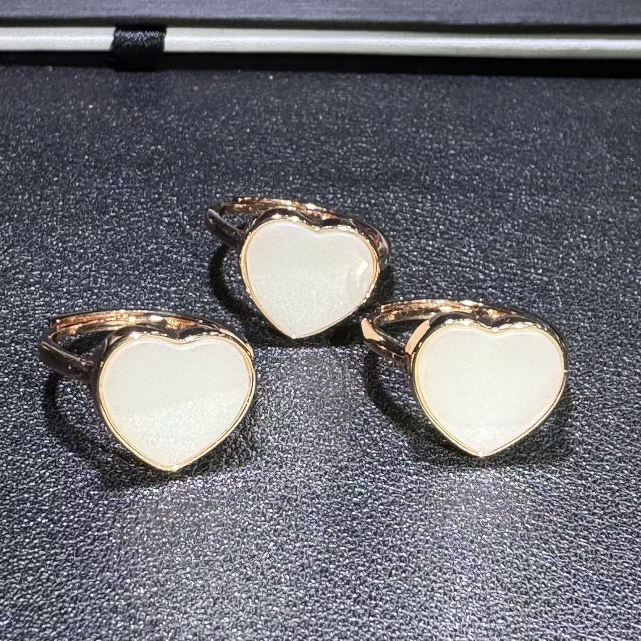 HT4863（黑哥）和田玉爱心戒指-活口-多样性只发一件WR