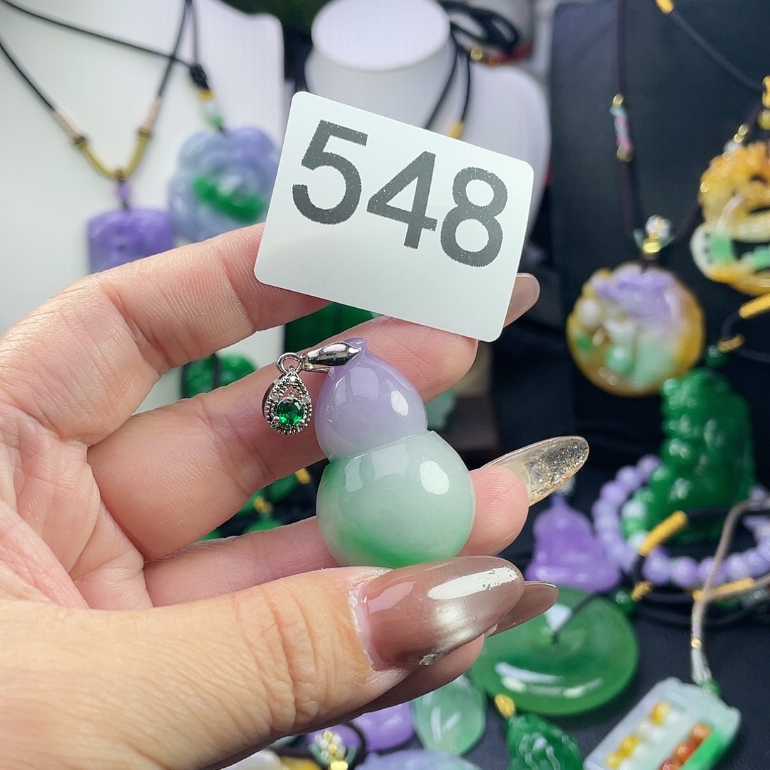 翡翠未镶嵌吊坠(赠链)