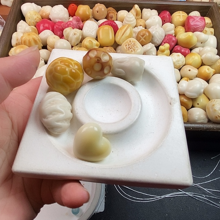 无非金属忆****瑕疵不退不换散珠5个