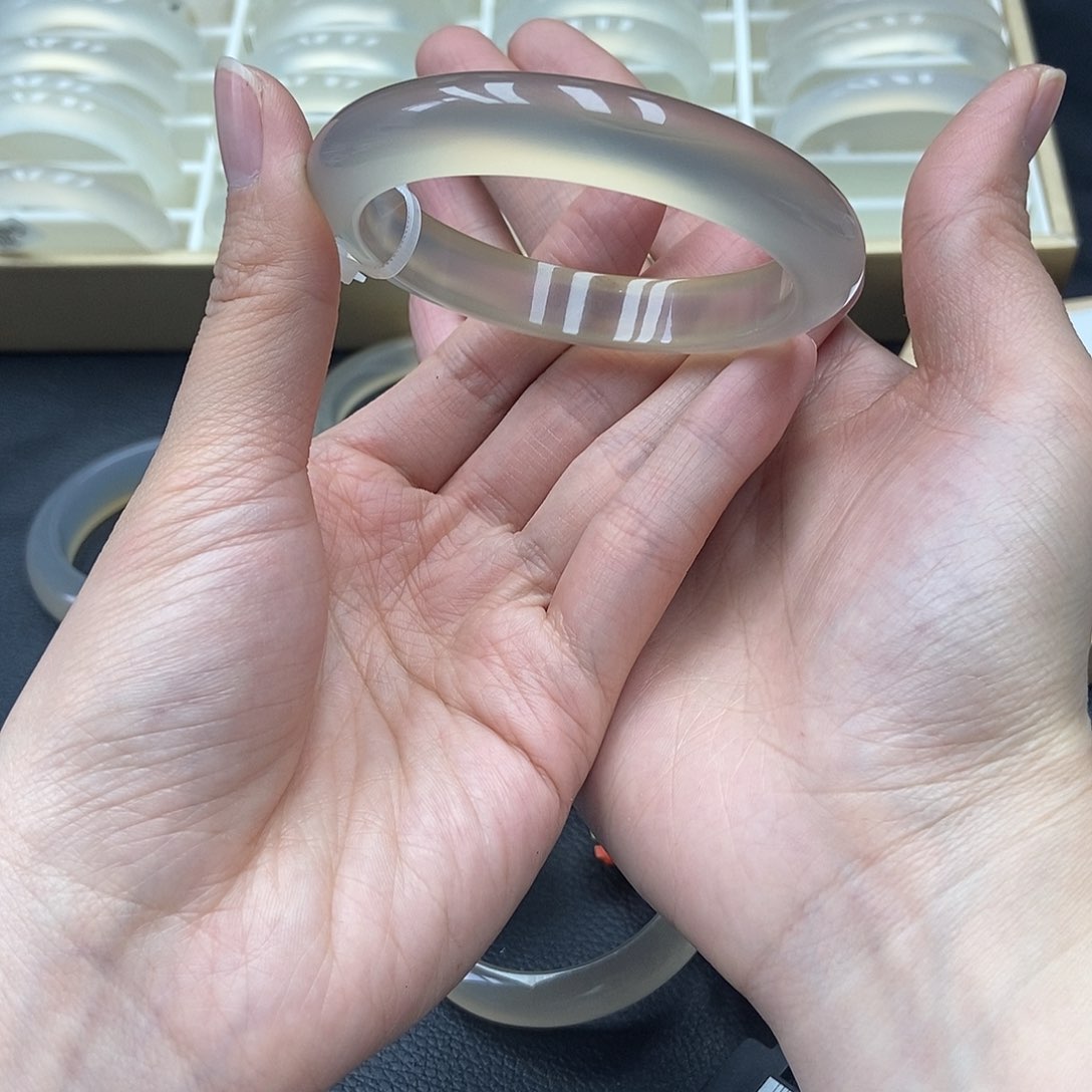 玛瑙/玉髓手镯未镶嵌023