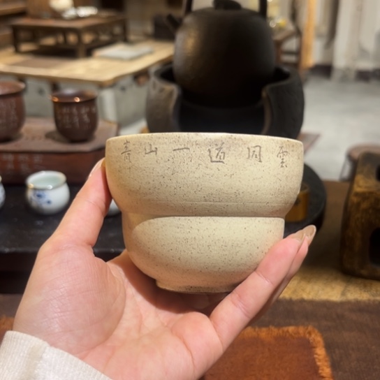 景德镇鱼和熊手工陶艺