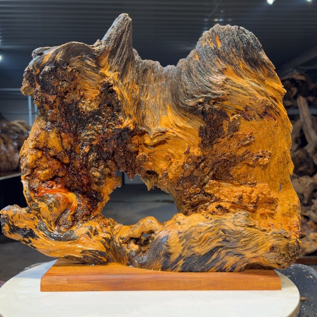 兴***8木王一刀琥珀木摆件B12