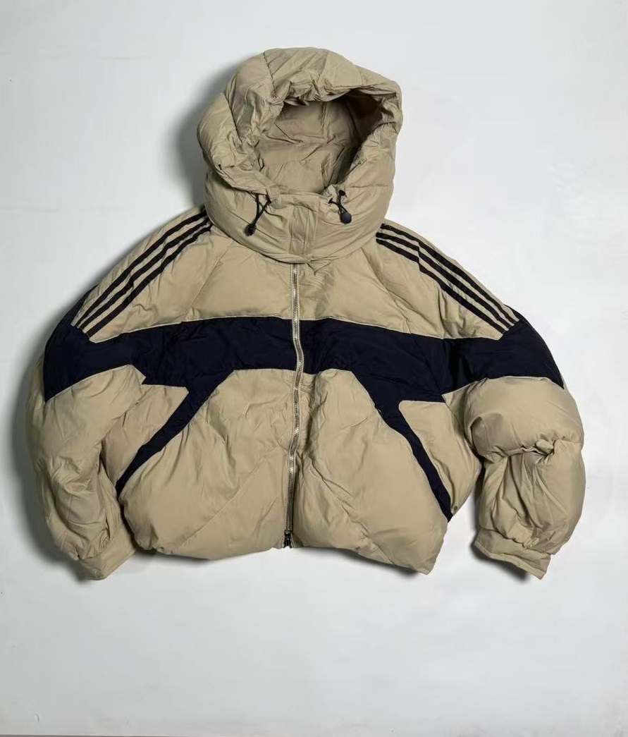 卡其黑拼色连帽短款时尚撞色羽绒服