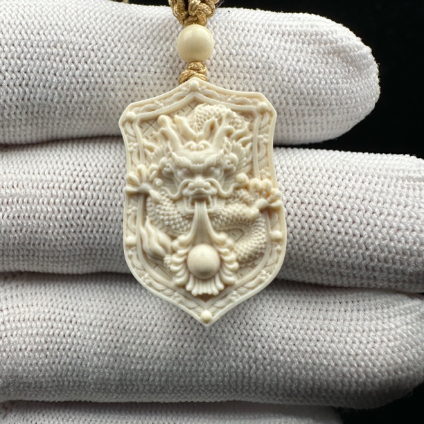 H5541天然猛犸雕刻龙18*28mm一物一图 假一罚十