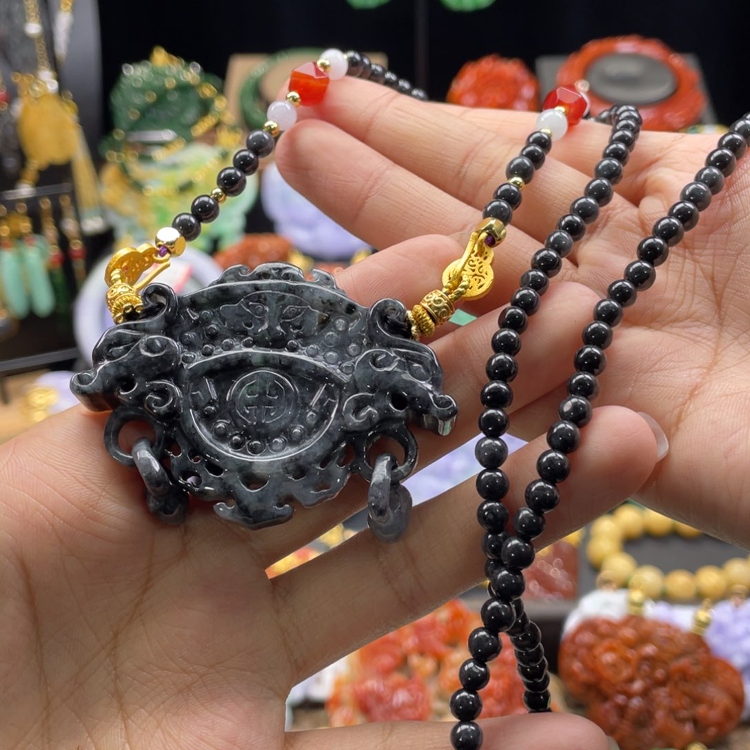 翡翠颈饰未镶嵌代编织