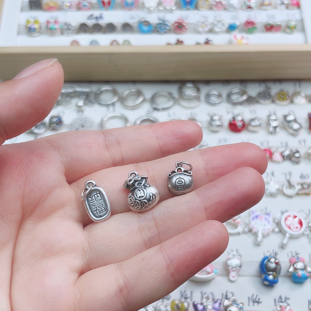 无足银足银两个，925铃铛